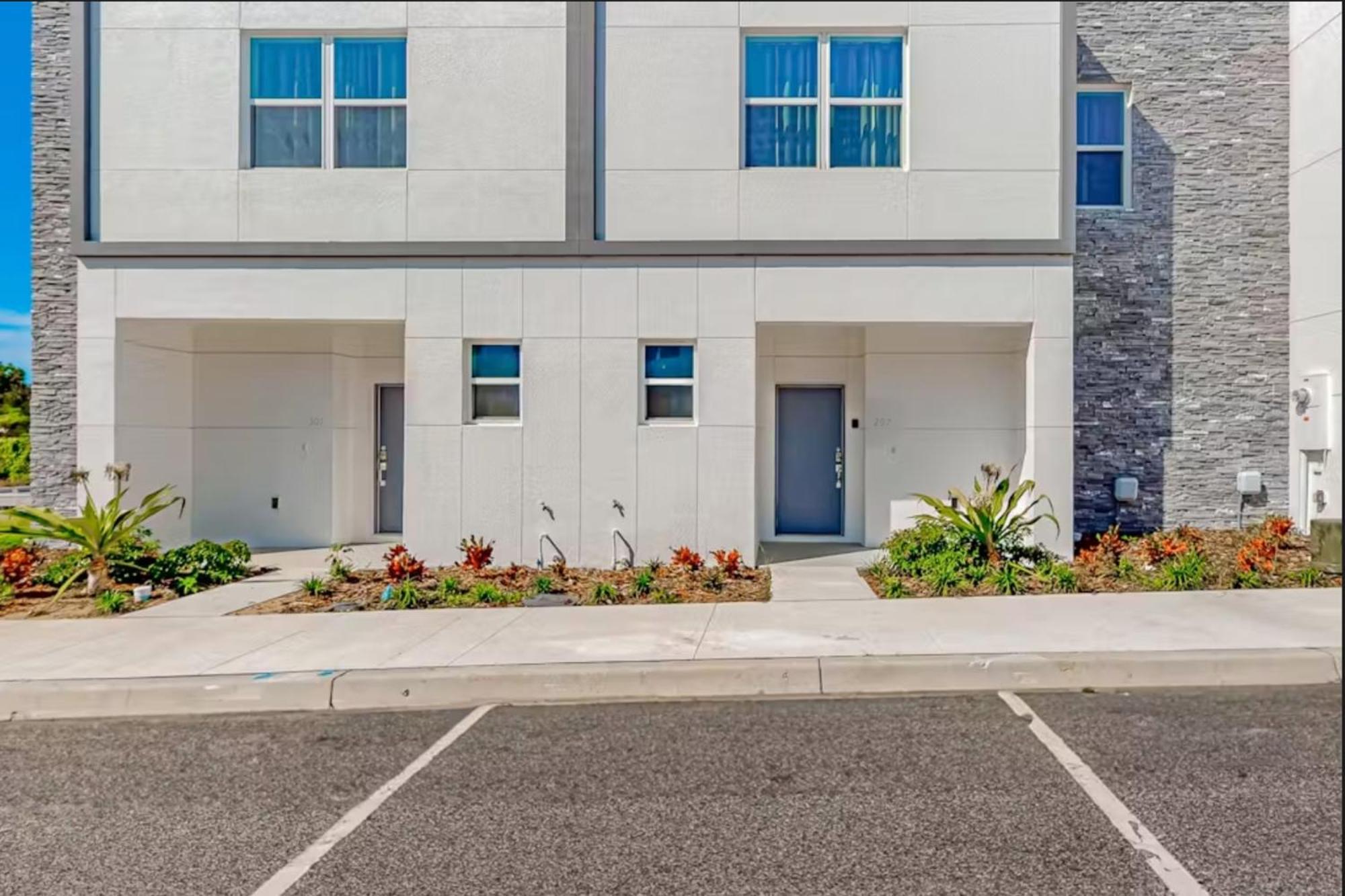 The Azur Resort Davenport Exterior photo